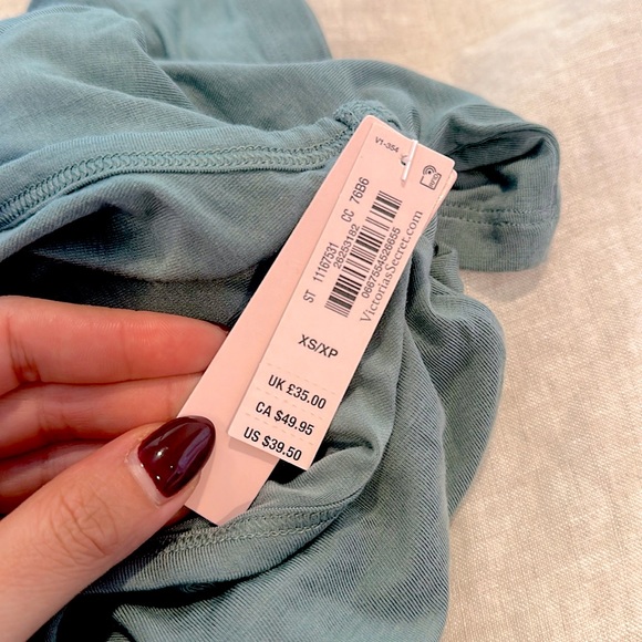 Victoria’s Secret Top - Picture 7 of 7